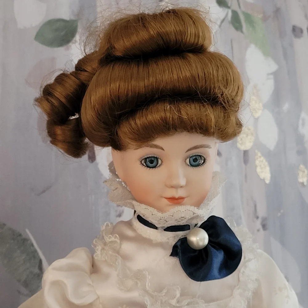 CELESTE Victorian Style Musical Porcelain Doll W/ Cello ANCO 1994 "Feelings" - Picture 8 of 16